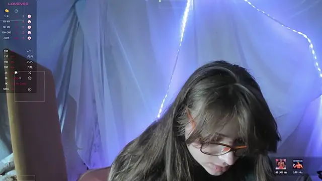 Snapshot of Seductive_She_Wolf chatting on 07-09-26, 02:32 Seductive She Wolf online show from 07-09-26, 02:32