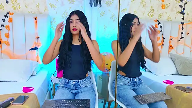 Snapshot of Mia-Monroe chatting on 11-01-25, 07:49 Mia-Monroe online show from 11-01-25, 07:49