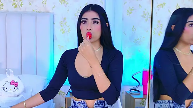 Snapshot of Mia-Monroe chatting on 11-06-25, 07:37 Mia-Monroe online show from 11-06-25, 07:37