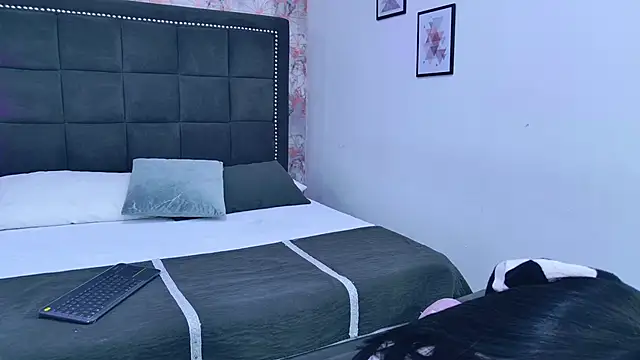 Mia-Monroe online show from 01-12-26, 07:41