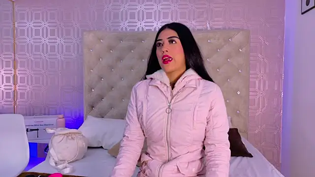 Mia-Monroe online show from 01-17-26, 03:00