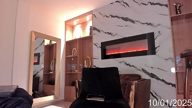 Snapshot of Sophia_Cambpell chatting on 01-10-25, 12:15 Sophia Cambpell online show from 01-10-25, 12:15