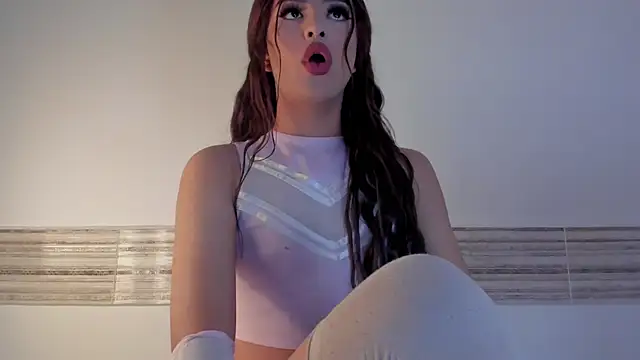 Sophia Cambpell online show from 11-16-25, 06:08