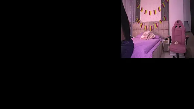 Godess Scarlett77 online show from 06-19-26, 03:11