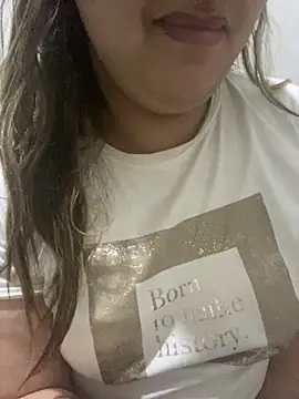 yassminsexy22 online show from 04-19-26, 10:12