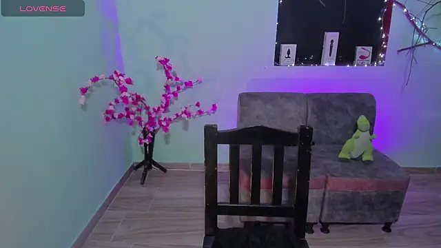 CamilaHarperr  online show from 12-04-25, 10:35