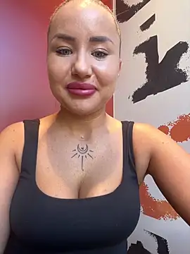 Snapshot of beautydiamond chatting on 05-15-26, 07:59 beautydiamond online show from 05-15-26, 07:59