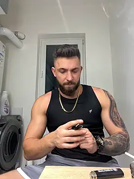 Snapshot of LoveIsBlind_ chatting on 12-16-24, 09:31 LoveIsBlind  online show from 12-16-24, 09:31