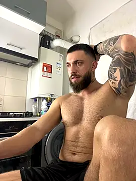 Snapshot of LoveIsBlind_ chatting on 10-16-25, 03:18 LoveIsBlind  online show from 10-16-25, 03:18