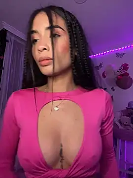 Snapshot of lina_pink chatting on 12-27-24, 06:46 lina pink online show from 12-27-24, 06:46