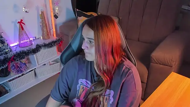 evy orange1 online show from 12-19-25, 01:56