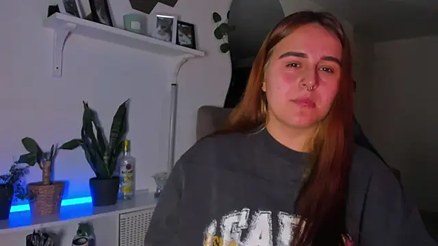 evy orange1 online show from 02-11-26, 02:49