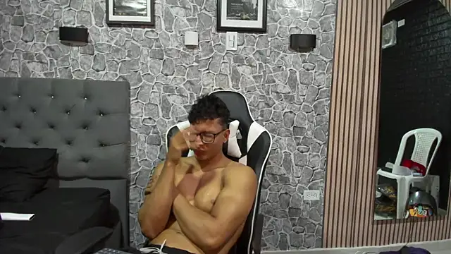 Snapshot of chriss_jones1 chatting on 09-26-25, 09:08 chriss jones1 online show from 09-26-25, 09:08