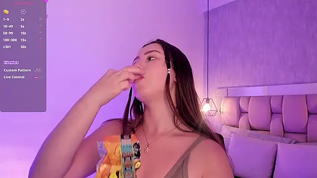 Roxie-Summers11 online show from 01-30-25, 07:37