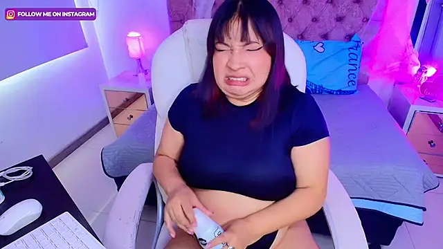 Emma monserrat online show from 10-20-25, 07:14