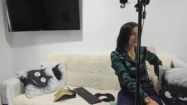 Emma Jnes online show from 03-05-25, 09:26