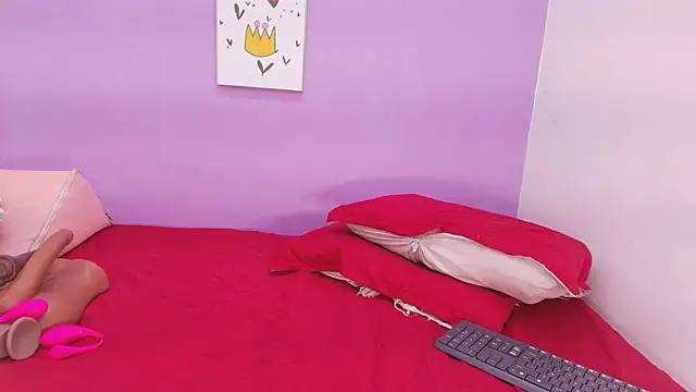 Snapshot of veronica_sinner_ chatting on 02-04-25, 12:00 veronica sinner  online show from 02-04-25, 12:00