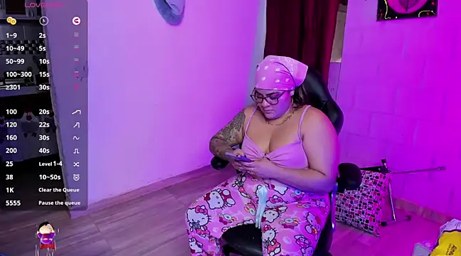 Snapshot of Sharon_hils chatting on 12-07-24, 04:47 Sharon hils online show from 12-07-24, 04:47