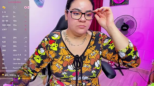 Snapshot of Sharon_hils chatting on 12-22-24, 01:33 Sharon hils online show from 12-22-24, 01:33