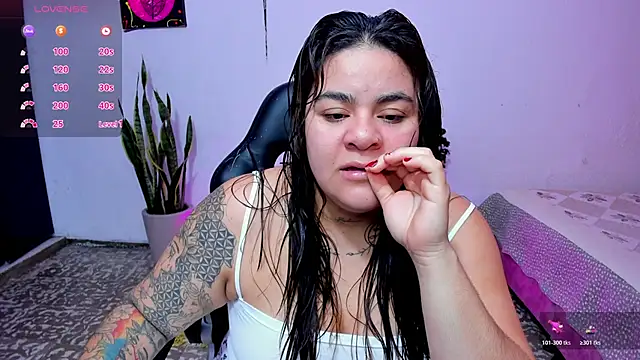 Snapshot of Sharon_hils chatting on 05-22-26, 03:28 Sharon hils online show from 05-22-26, 03:28