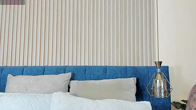 kathecute   online show from 10-25-25, 01:35