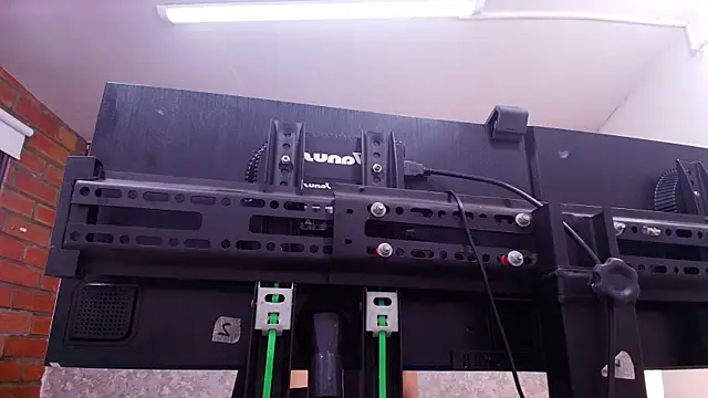 nicol f online show from 01-27-25, 07:13