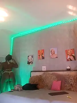 nahiarapalmer19 online show from 03-01-25, 10:42