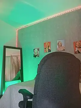 nahiarapalmer19 online show from 09-28-25, 03:50