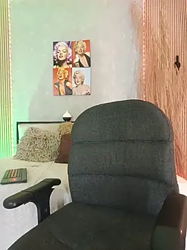nahiarapalmer19 online show from 05-31-26, 07:48