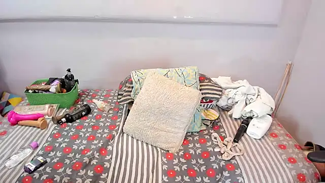 latinasexymoon online show from 02-25-25, 08:41