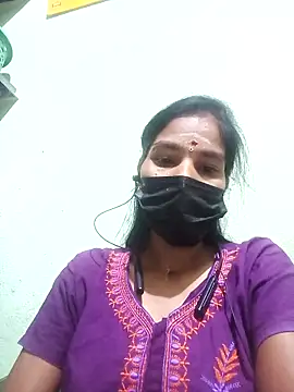 Snapshot of anusiya01 chatting on 09-17-25, 01:57 anusiya01 online show from 09-17-25, 01:57