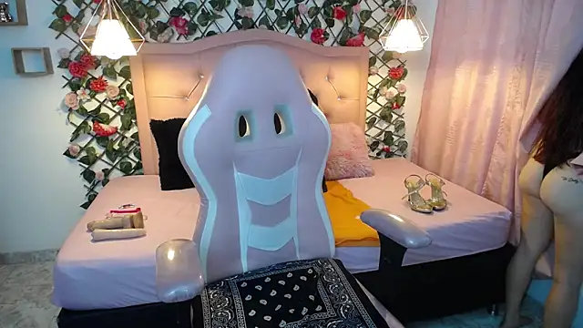 ElizabethSweet  online show from 11-04-25, 07:24