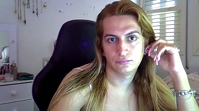 luizacandy online show from 07-12-26, 05:59