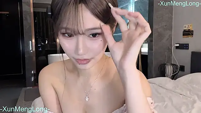 -XunMengLong- online show from 08-04-26, 02:19