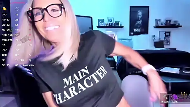 VelvetBarbie online show from 04-17-26, 12:02