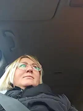 Snapshot of -Schweppes- chatting on 01-03-25, 11:14 -Schweppes- online show from 01-03-25, 11:14