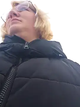 Snapshot of -Schweppes- chatting on 01-15-25, 07:15 -Schweppes- online show from 01-15-25, 07:15