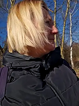 Snapshot of -Schweppes- chatting on 03-06-25, 10:09 -Schweppes- online show from 03-06-25, 10:09