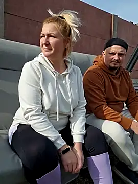 Snapshot of -Schweppes- chatting on 03-07-25, 10:02 -Schweppes- online show from 03-07-25, 10:02