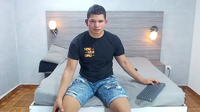 Loony Zion online show from 10-06-25, 02:36