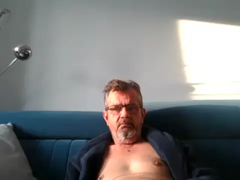 axecoman60 online show from 02-17-25, 07:04