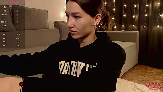 Snapshot of Bellla_Haddid chatting on 05-13-26, 02:09 Bellla Haddid online show from 05-13-26, 02:09