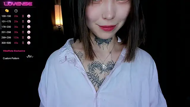 Snapshot of Dark_Ester chatting on 12-22-24, 02:38 Dark Ester online show from 12-22-24, 02:38