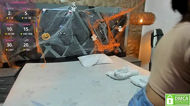 Rose Evans   online show from 11-02-25, 04:59