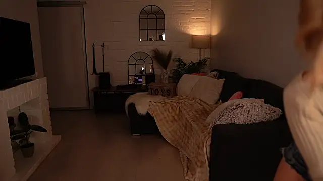 Heidi11 online show from 03-04-26, 05:30