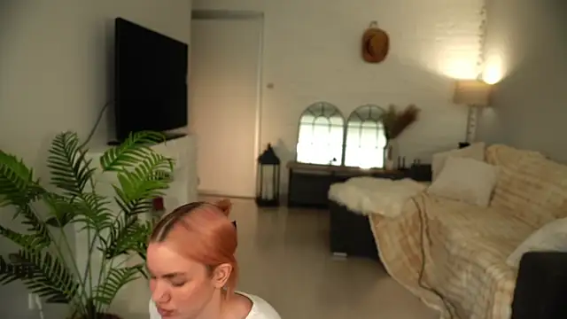 Snapshot of Heidi11 chatting on 05-28-26, 03:42 Heidi11 online show from 05-28-26, 03:42