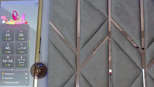 Lola King online show from 10-29-25, 01:08