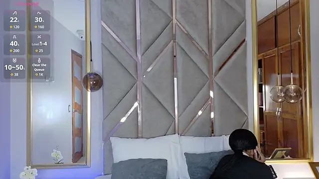 Lola King online show from 10-29-25, 11:39