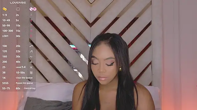 Lola King online show from 07-17-26, 04:08