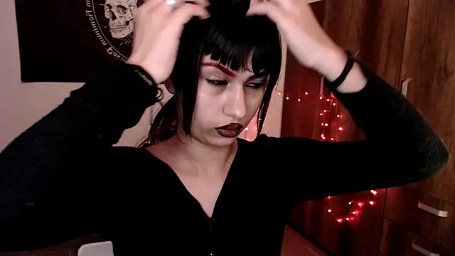 Snapshot of Little-Lucifer chatting on 03-12-26, 09:43 Little-Lucifer online show from 03-12-26, 09:43